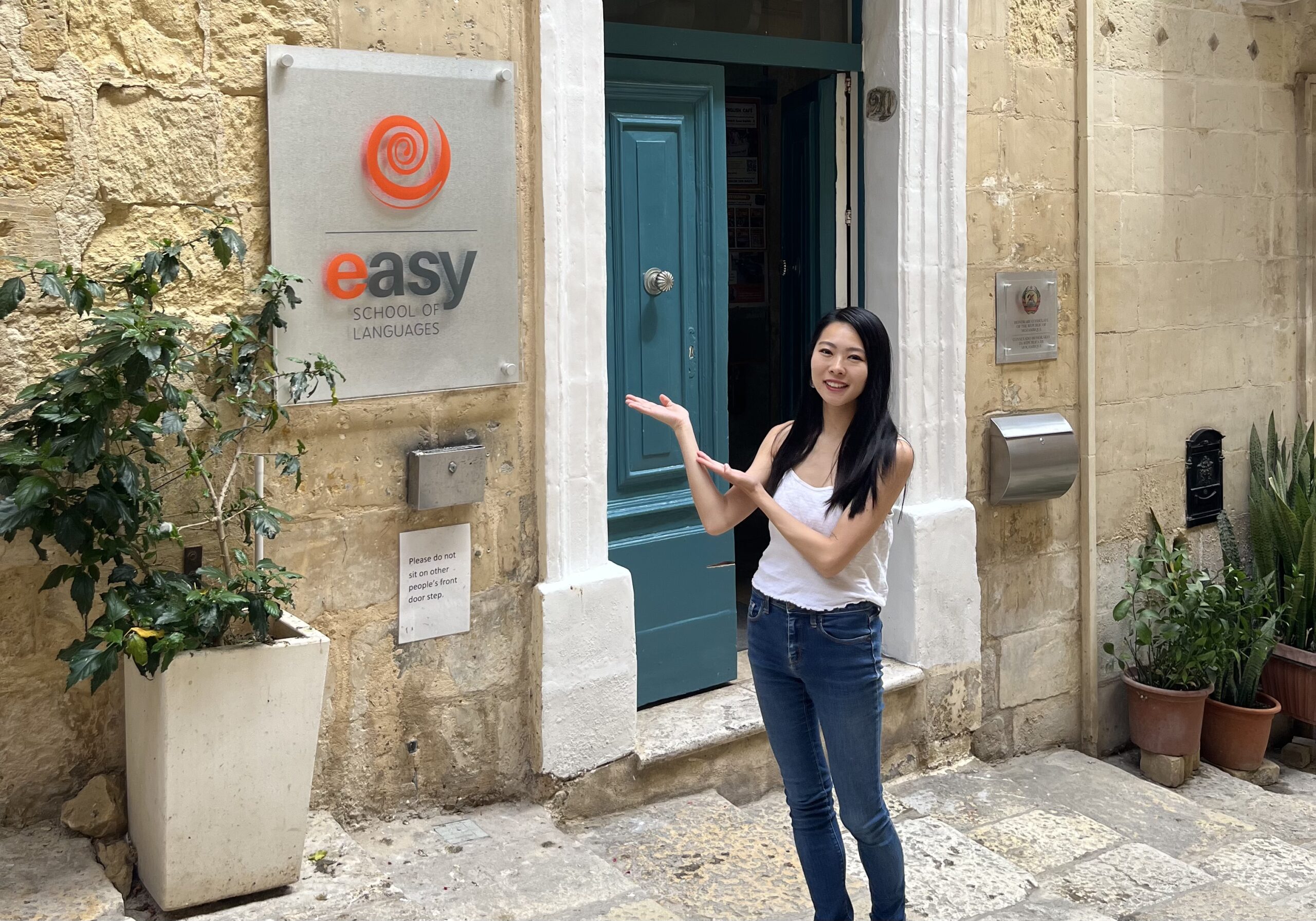 Easy School of Languages